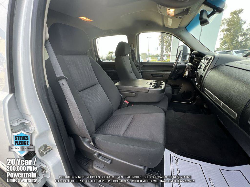 Used 2011 Chevrolet Silverado 2500 LT w/ Interior Plus Package image 27