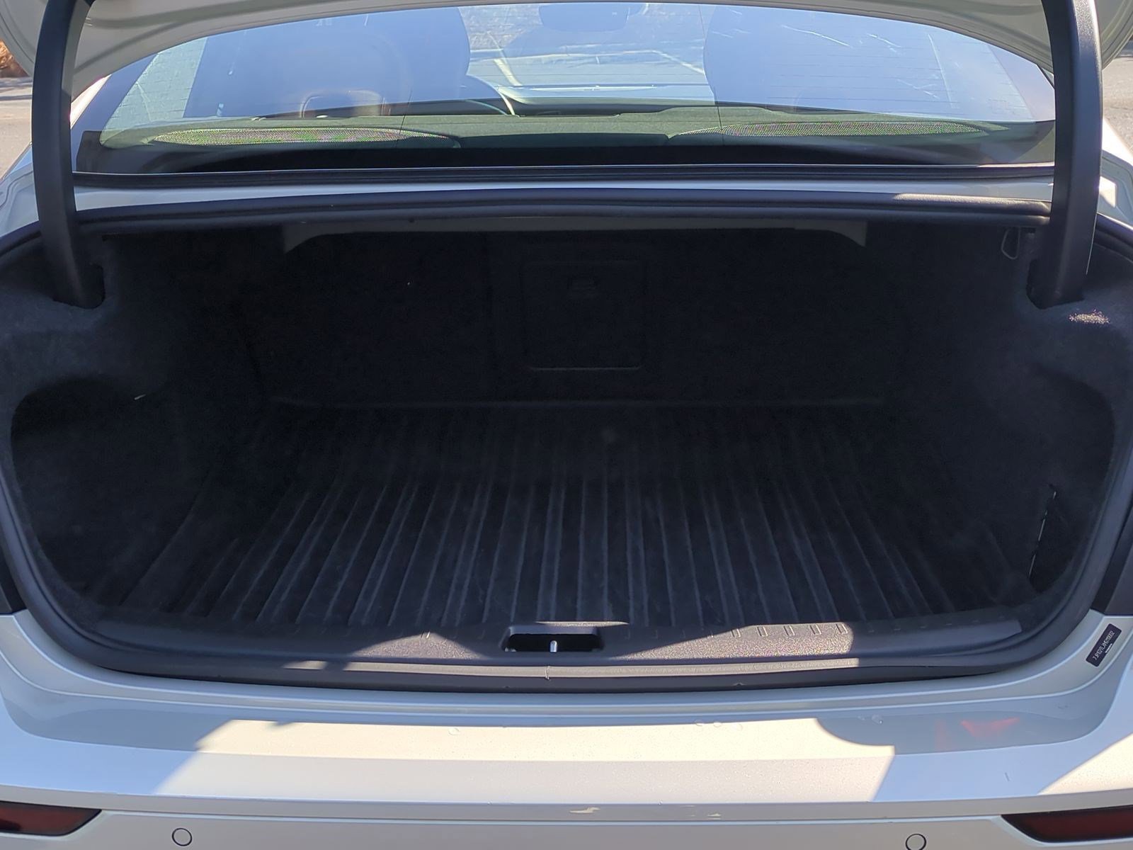 Used 2021 Volvo S60 T5 Inscription image 32
