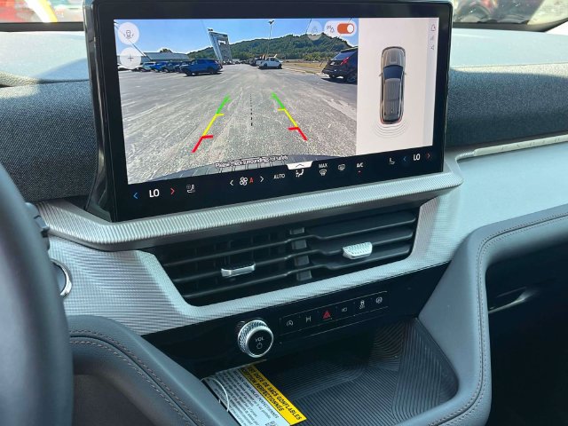 New 2026 Ford Explorer Active w/ Active Comfort Package RWD image 31