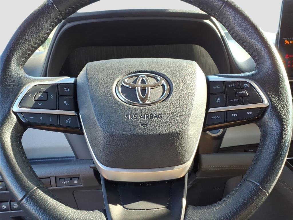 Used 2024 Toyota Sienna XLE image 22