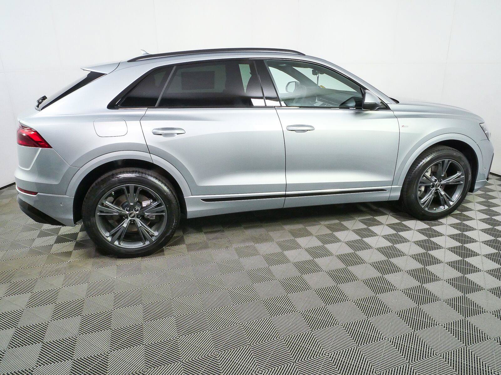 New 2027 Audi Q8 Premium AWD/4WD image 2
