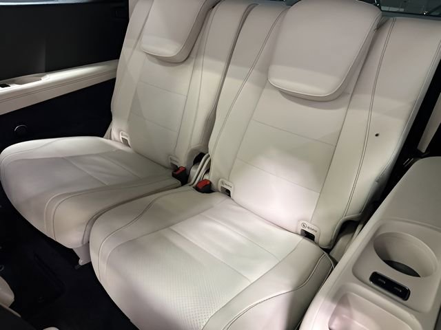 Used 2023 Mercedes-Benz GLS 450 4MATIC image 28