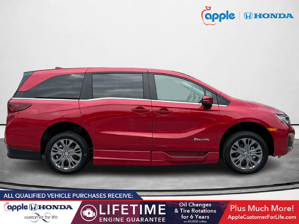 Used 2026 Honda Odyssey Touring image 2