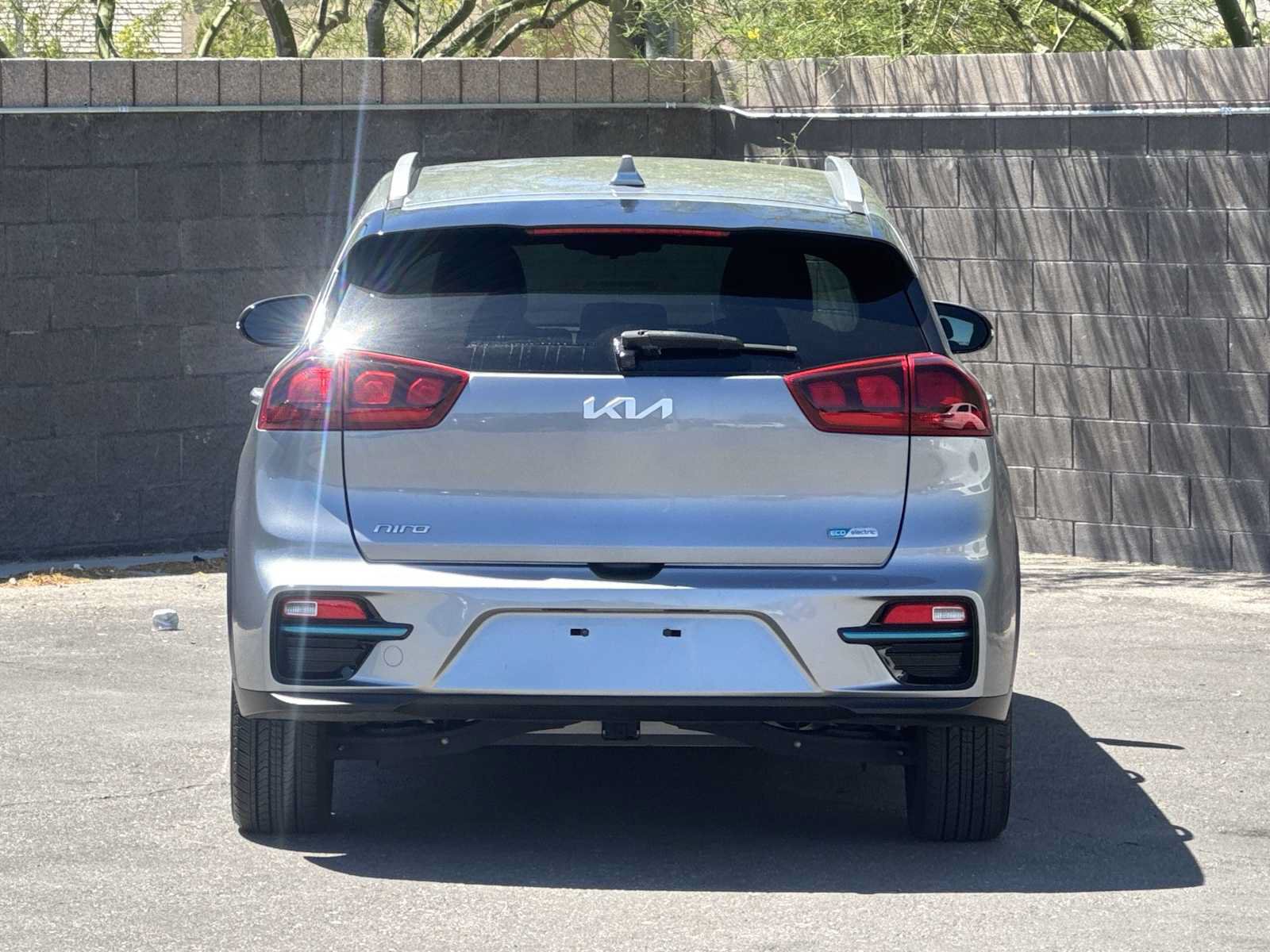 Used 2022 Kia Niro EX FWD image 7