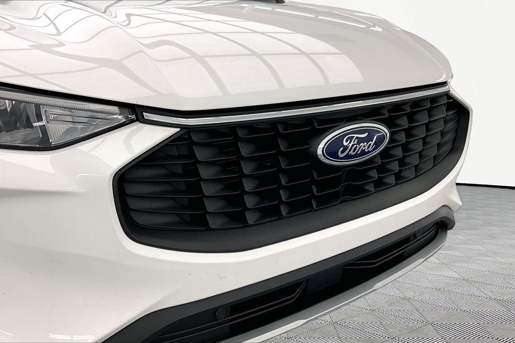 Certified 2023 Ford Escape Active w/ Cold Weather Package FWD image 28