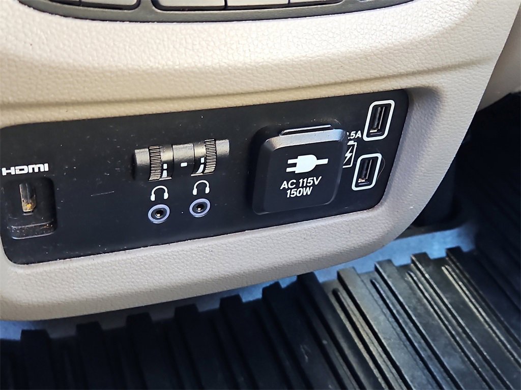 Certified 2022 Honda Pilot Touring image 23