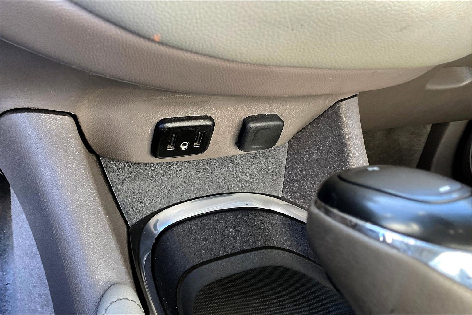 Used 2017 Chevrolet Malibu Premier w/ Driver Confidence Package FWD image 25