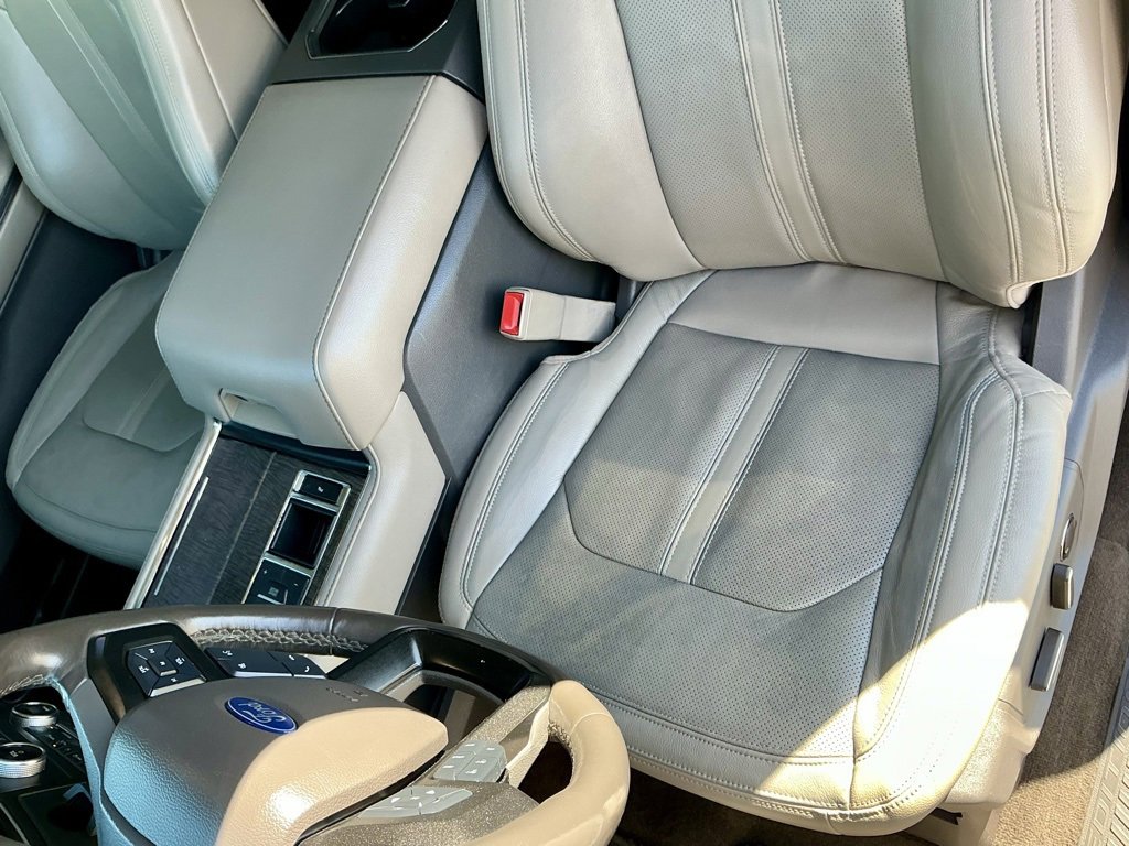 Used 2020 Ford Expedition Limited image 40