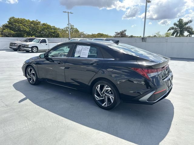 Used 2025 Hyundai Elantra SEL image 27