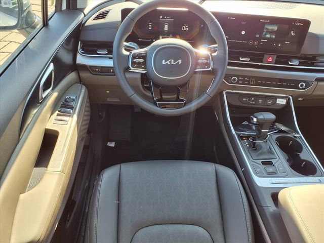New 2026 Kia Carnival FWD image 2