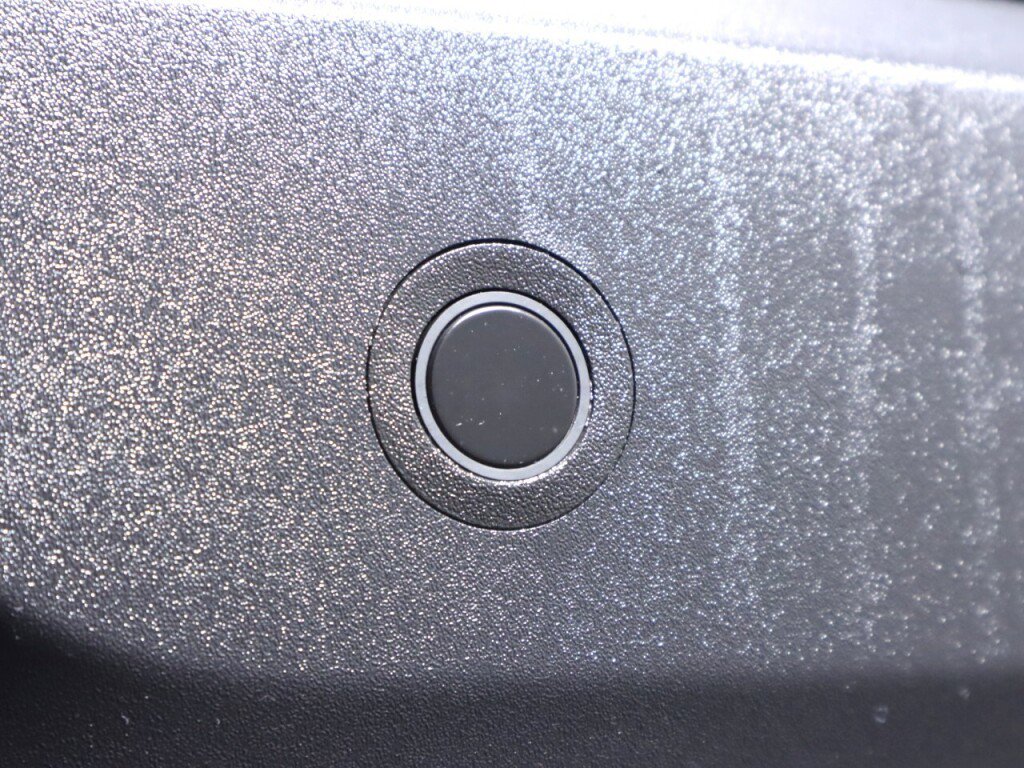 Used 2022 Rivian R1T Launch Edition image 39