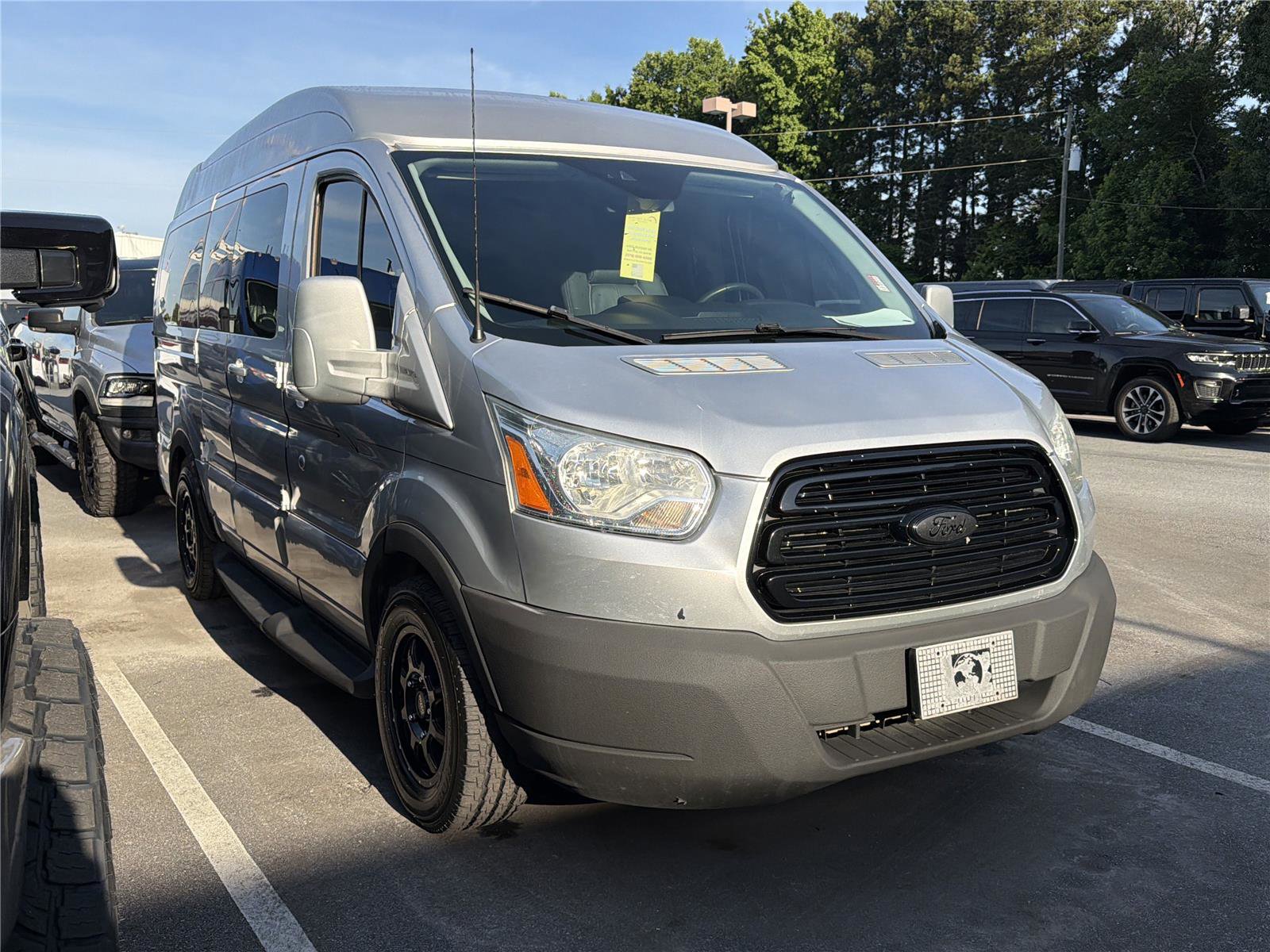 Used 2015 Ford Transit 150 130 Low Roof w/ Exterior Upgrade Package RWD image 3