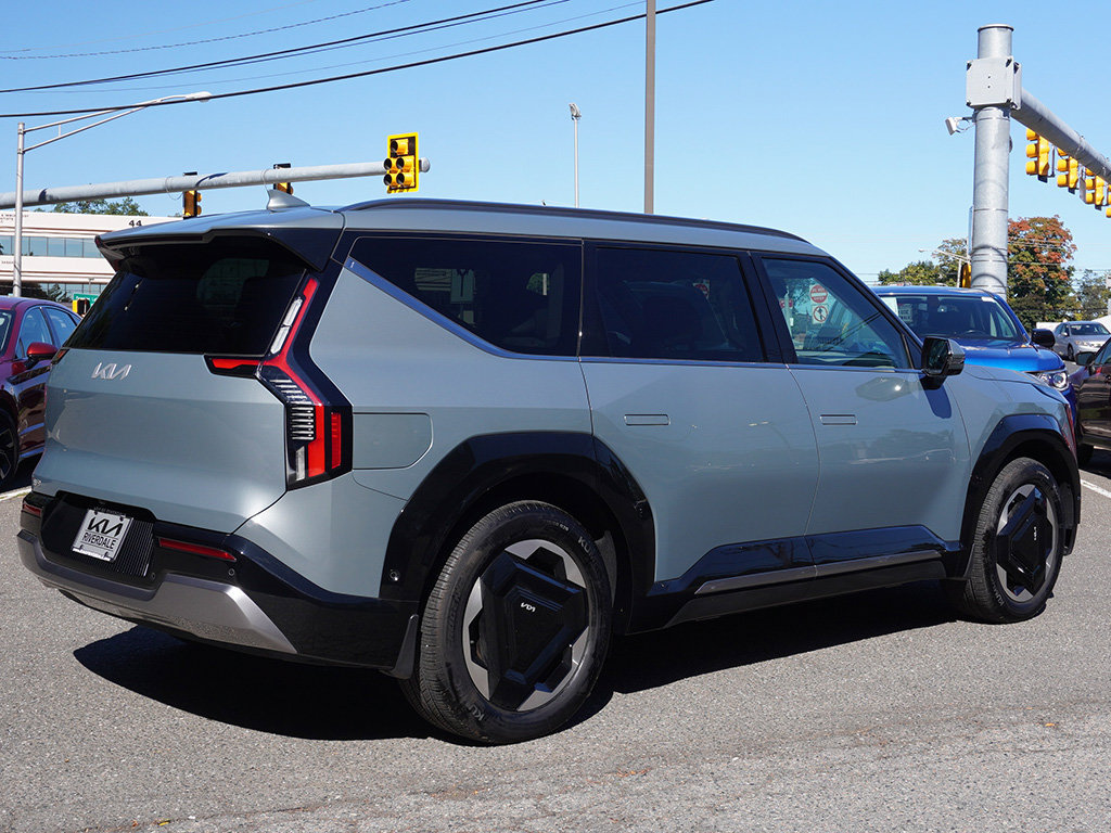 Used 2024 Kia EV9 Land AWD/4WD image 14