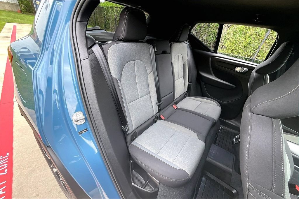 Certified 2024 Volvo XC40 B5 Core AWD/4WD image 37