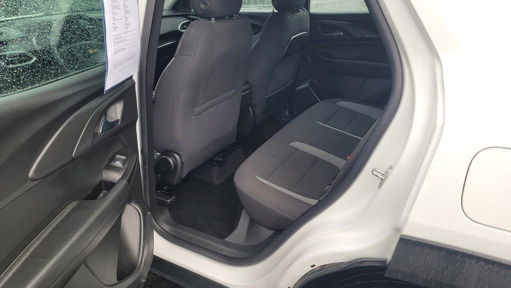 Used 2023 Chevrolet TrailBlazer LS FWD image 25