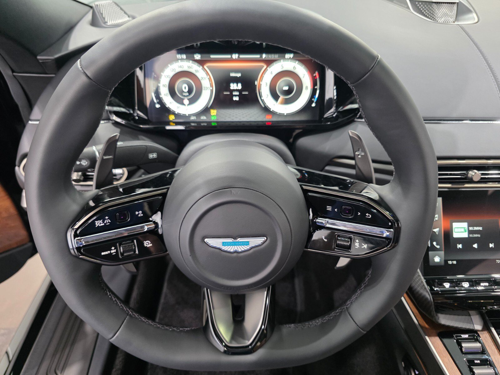 Used 2026 Aston Martin Vanquish 60th Anniversary Edition RWD image 11