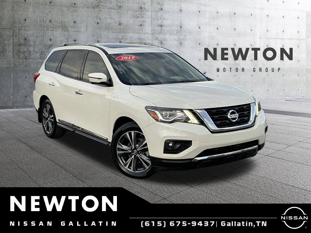 Used 2019 Nissan Pathfinder Platinum FWD image 1