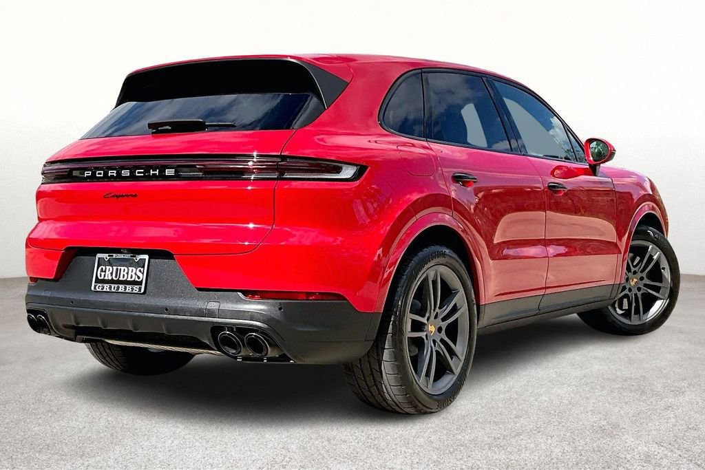 Used 2024 Porsche Cayenne image 2