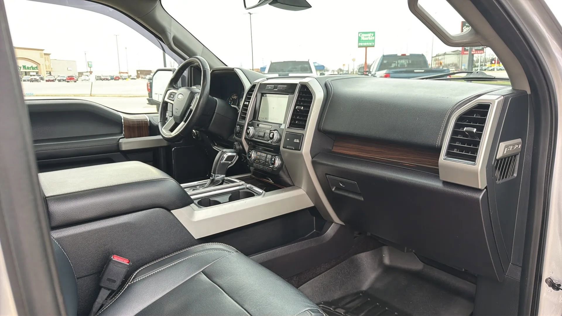 Used 2017 Ford F150 Lariat w/ Equipment Group 502A Luxury image 82