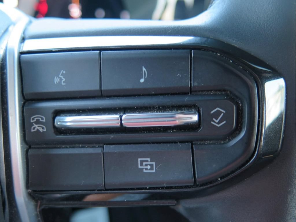 Used 2023 Chevrolet Colorado LT w/ LT Convenience Package II RWD image 19