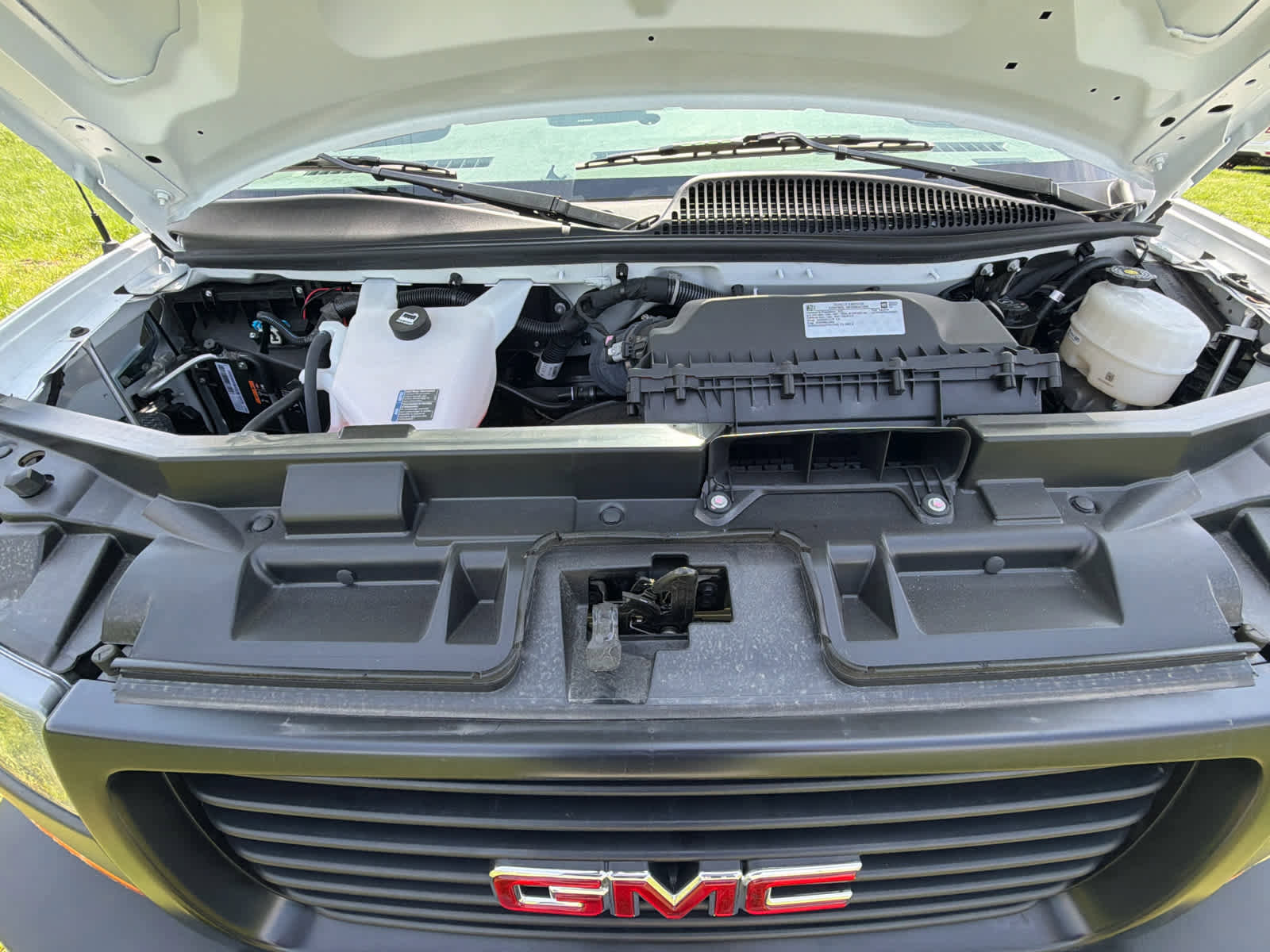 New 2025 GMC Savana 2500 w/ Driver Convenience Package RWD image 6