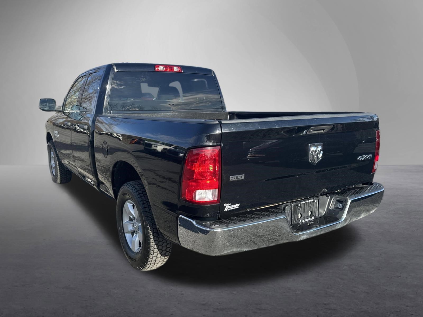 Used 2024 RAM 1500 Classic SLT AWD/4WD image 6