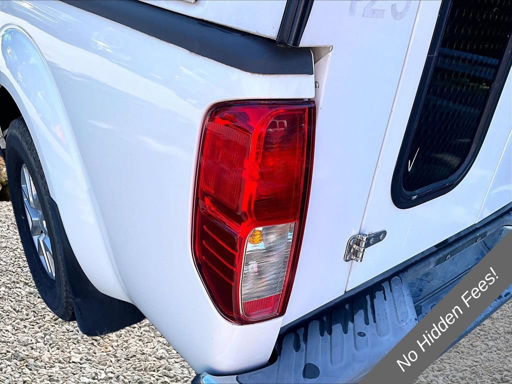 Used 2016 Nissan Frontier SV AWD/4WD image 24