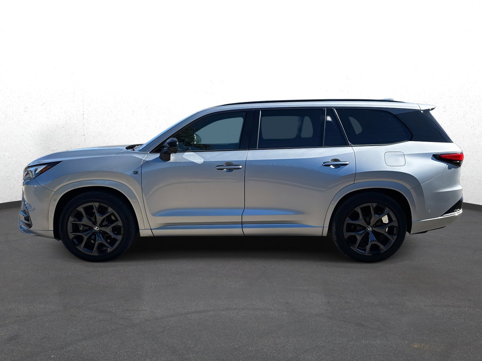 New 2026 Lexus TX 500h AWD image 6