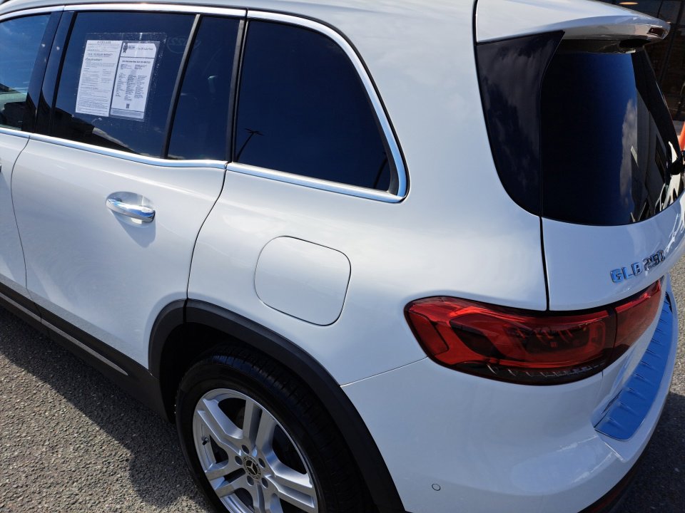 Used 2022 Mercedes-Benz GLB 250 4MATIC image 23