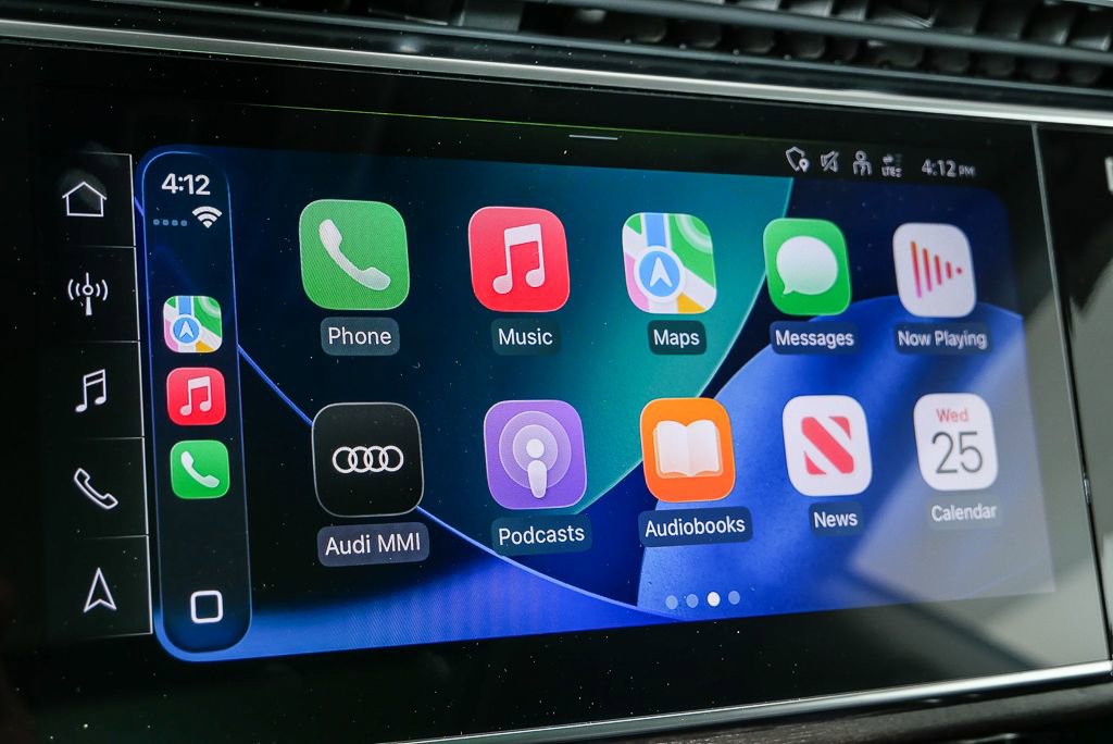 Used 2023 Audi Q8 Prestige w/ Prestige Package image 16