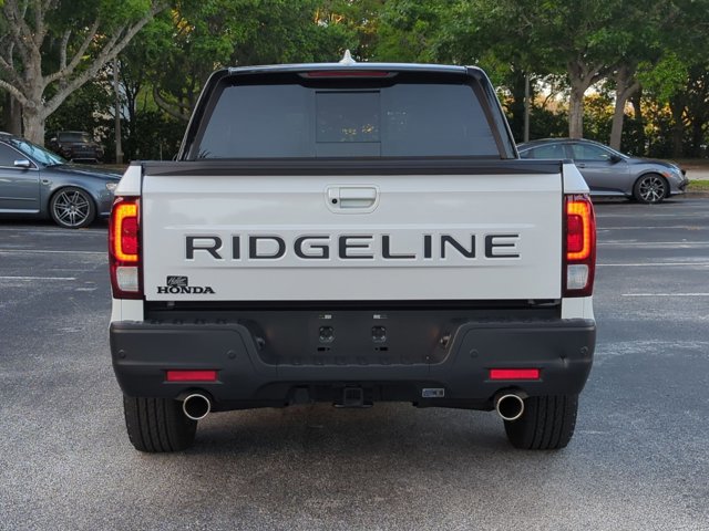 Used 2025 Honda Ridgeline Black Edition image 6