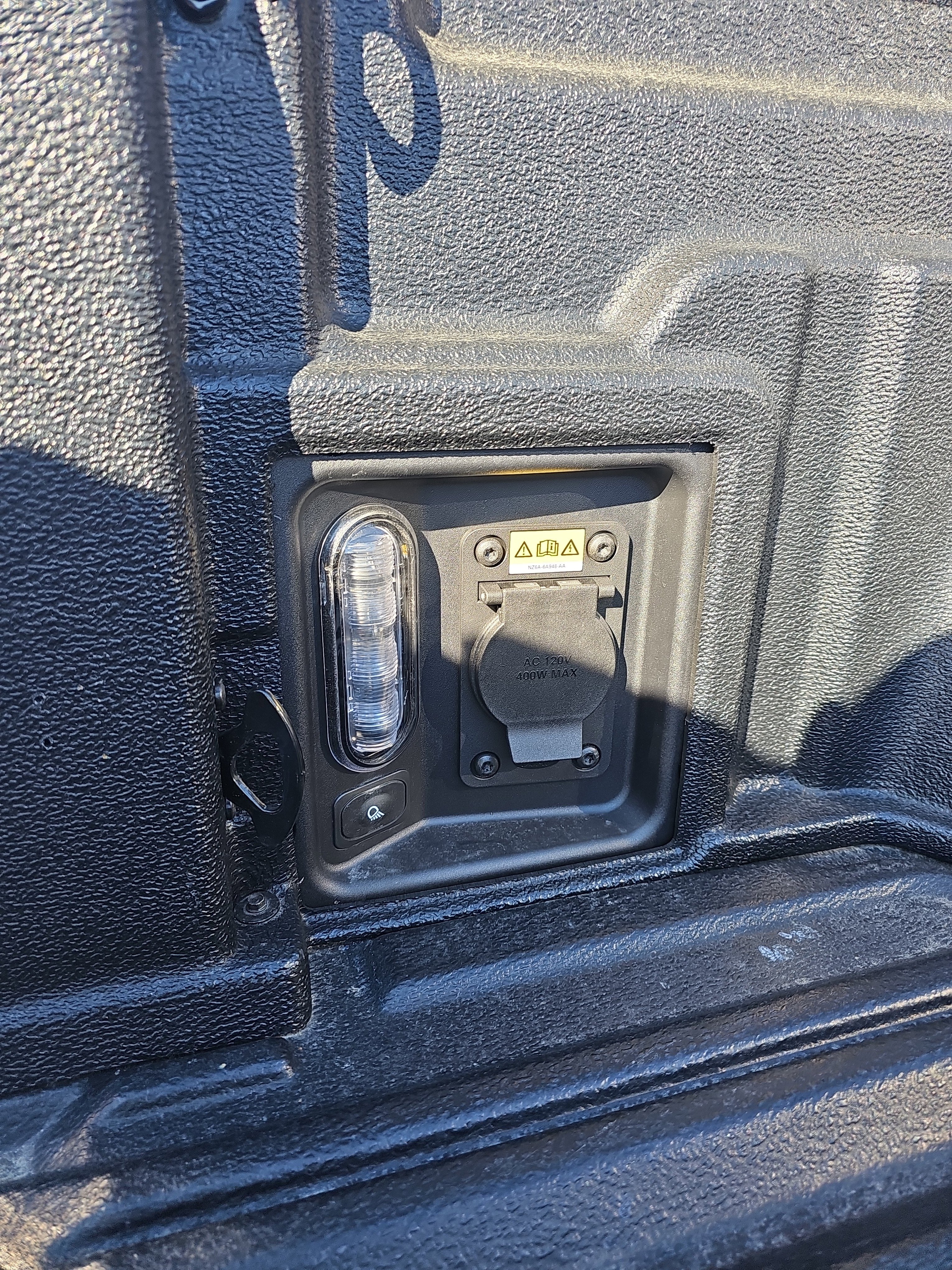 Used 2024 Ford Maverick XLT w/ XLT Luxury Package image 10