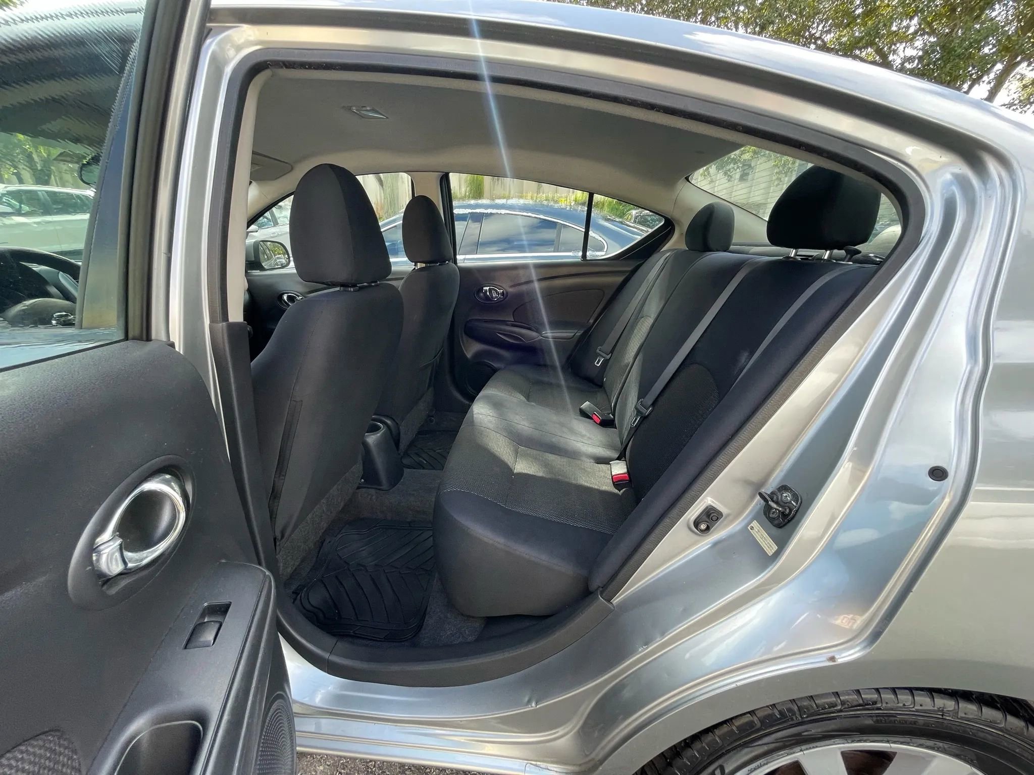 Used 2012 Nissan Versa SL image 23