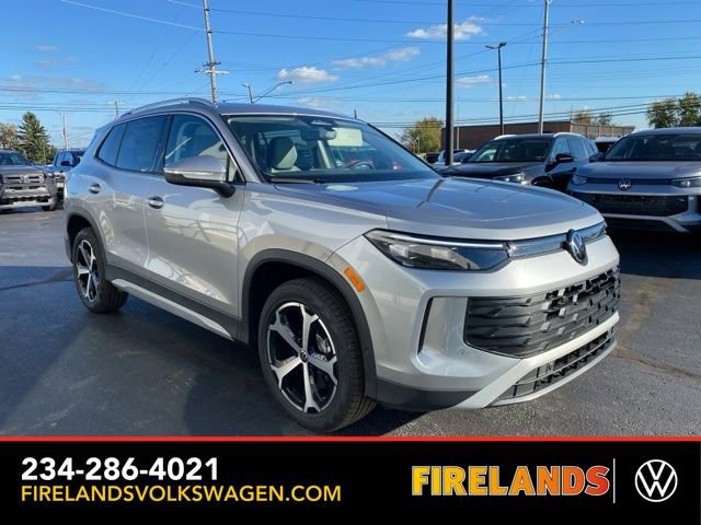 New 2025 Volkswagen Tiguan SE image 8