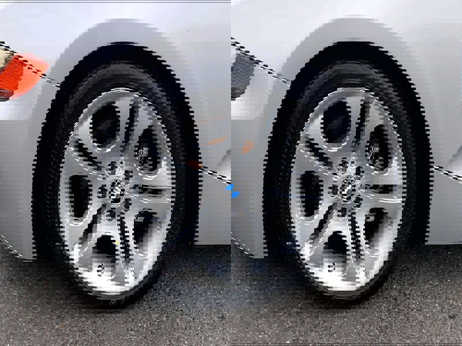 Used 2004 BMW Z4 3.0i image 12