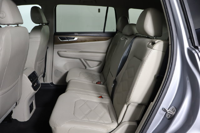 Used 2024 Volkswagen Atlas SE FWD image 16