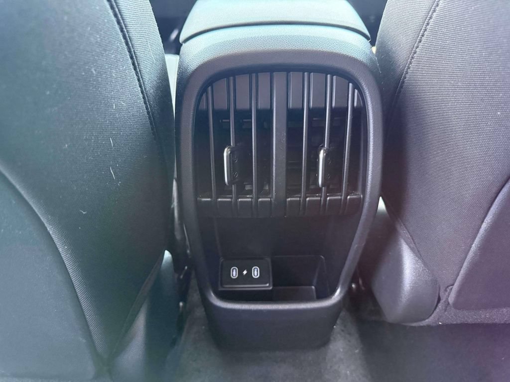 Used 2025 Hyundai Kona SEL FWD image 12