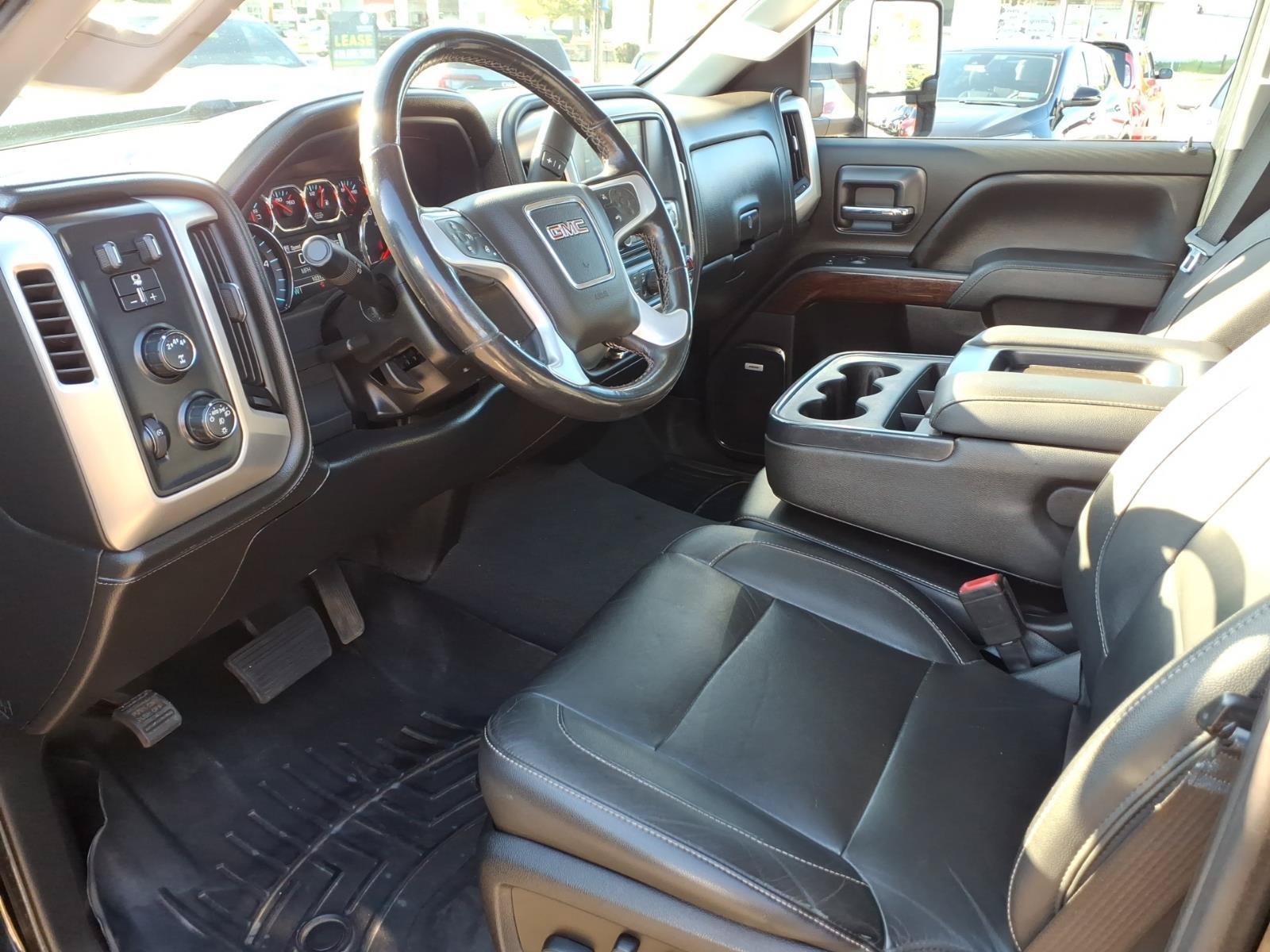 Used 2019 GMC Sierra 2500 SLT w/ Duramax Plus Package AWD/4WD image 11