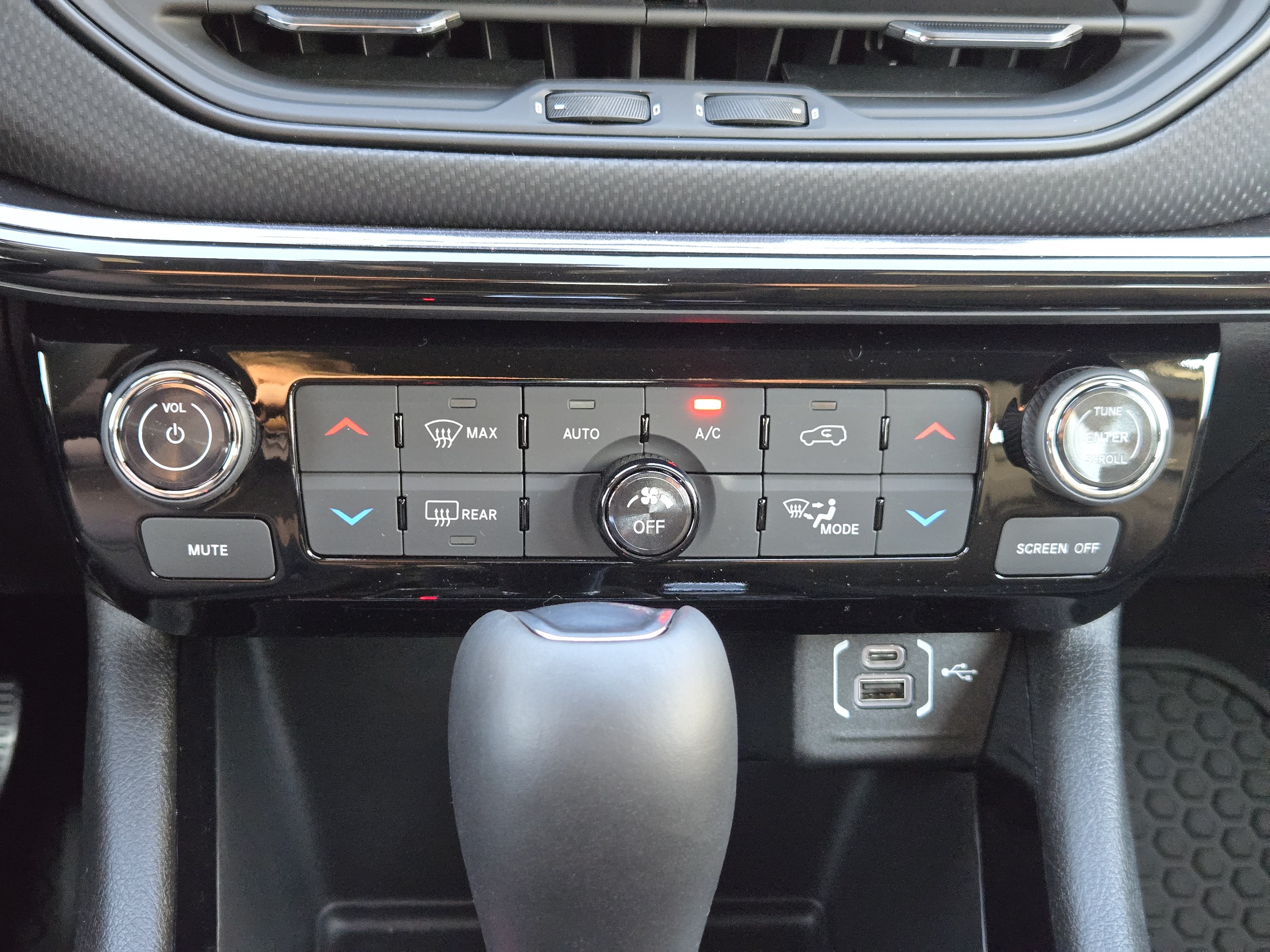 New 2026 Jeep Compass Latitude AWD/4WD image 16