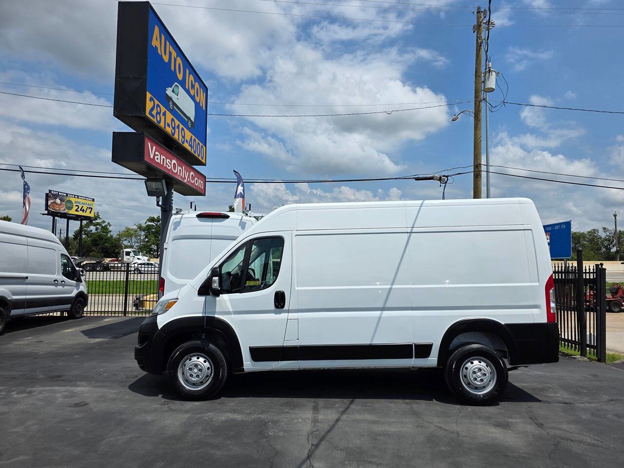 Used 2023 RAM ProMaster 1500 image 4
