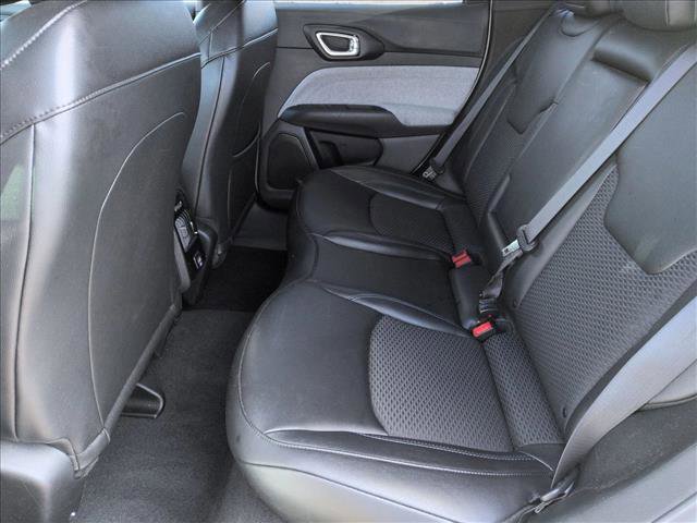 Used 2025 Jeep Compass Latitude image 18