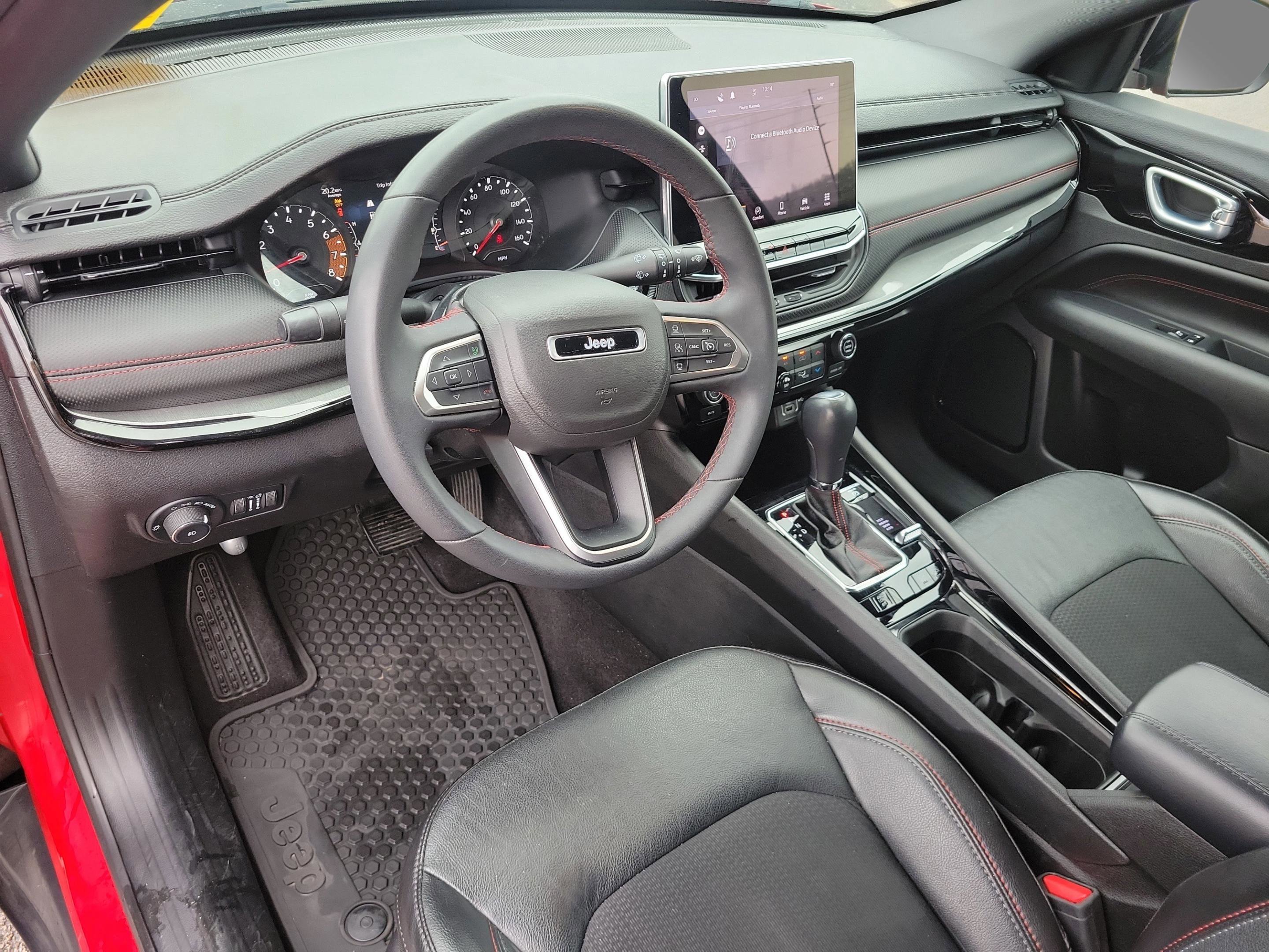 Used 2023 Jeep Compass Trailhawk image 14