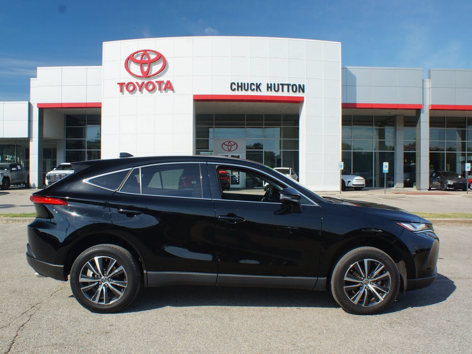 Used 2023 Toyota Venza LE