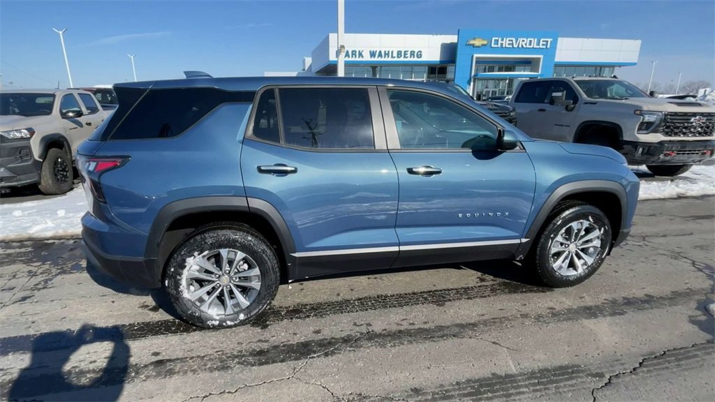 New 2026 Chevrolet Equinox LT w/ Convenience Package II image 2