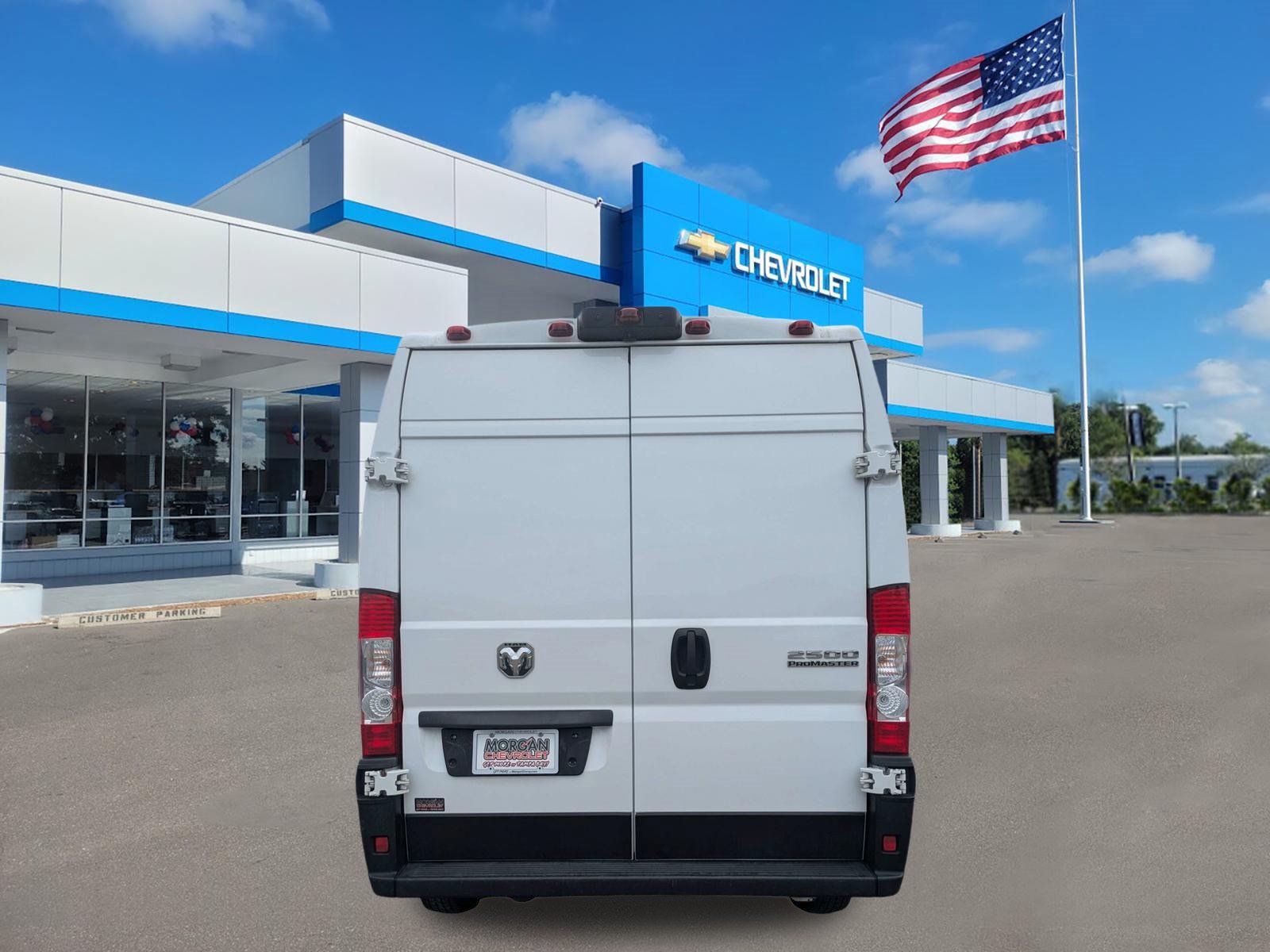 Used 2025 RAM ProMaster 2500 w/ Convenience Group FWD image 4