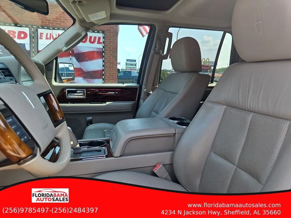 Used 2014 Lincoln Navigator 2WD image 12