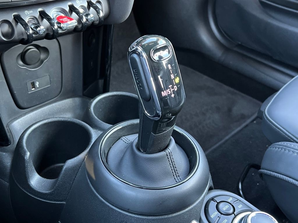 Used 2023 MINI Cooper Classic w/ Signature Upholstery Package image 26