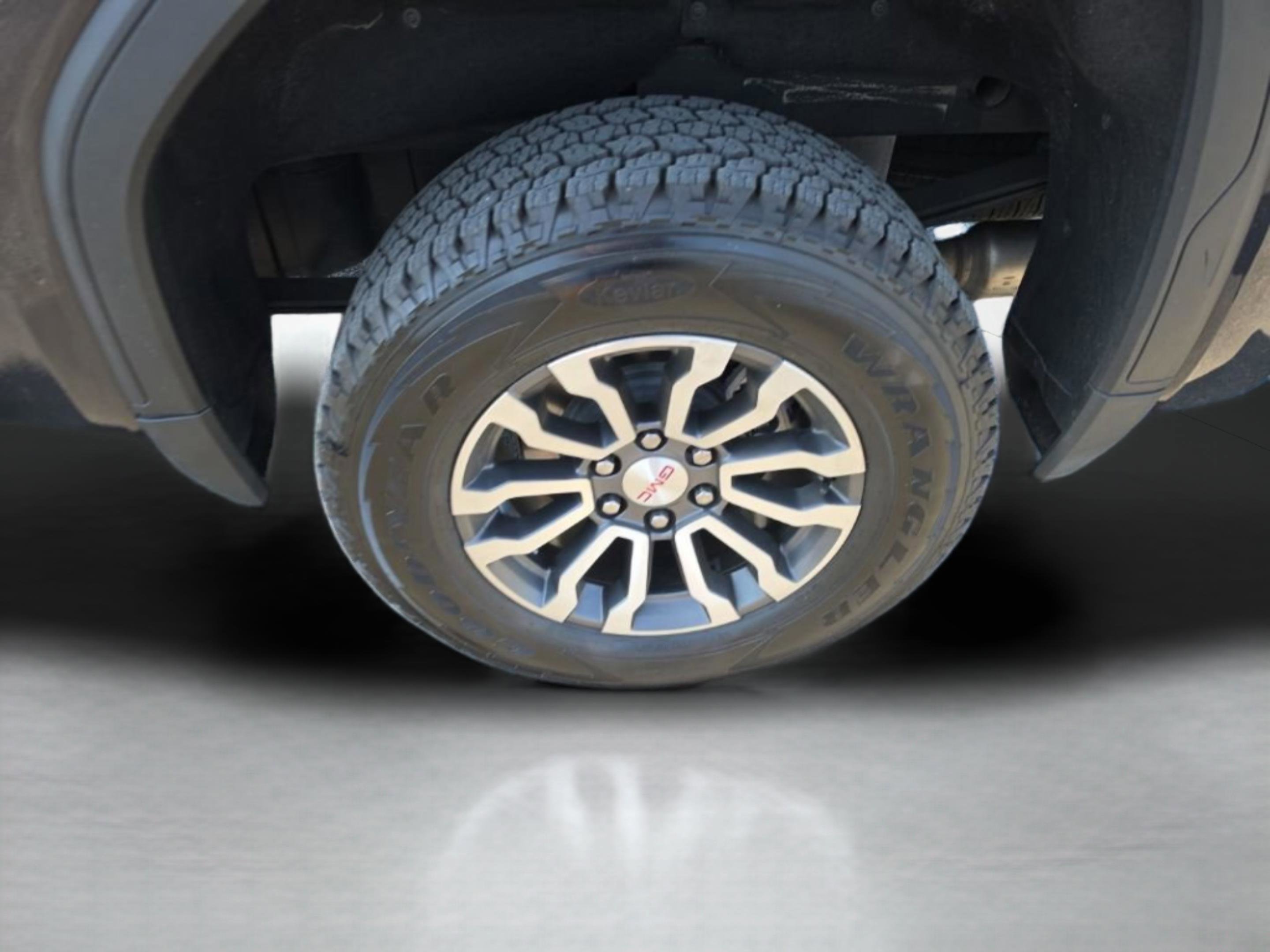 Used 2023 GMC Sierra 1500 AT4 w/ AT4 Premium Package image 15