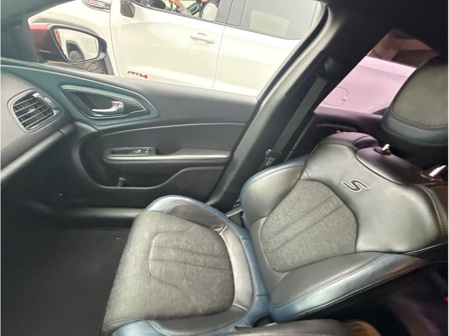 Used 2015 Chrysler 200 S w/ Navigation & Sound Group I image 21