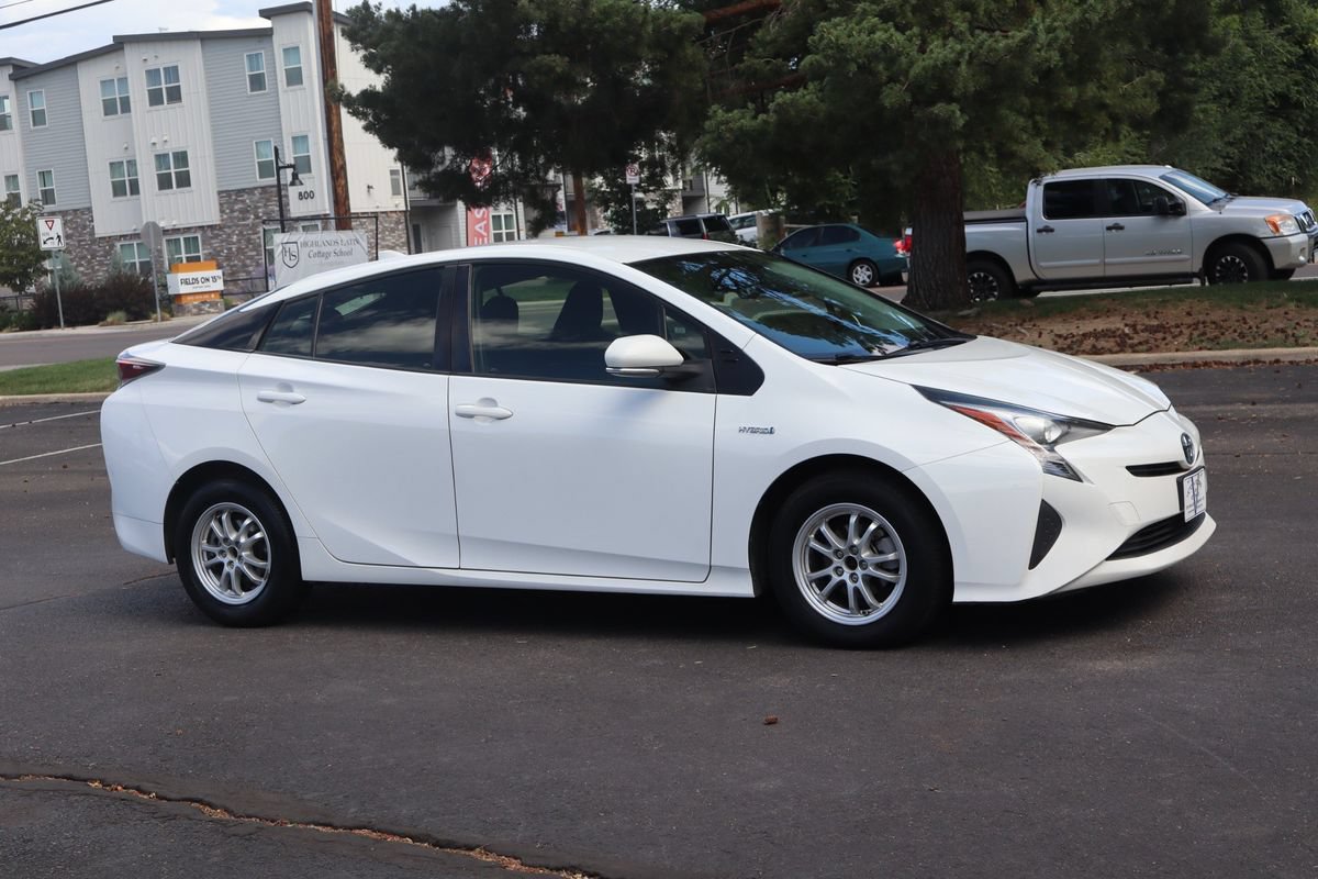 Used 2016 Toyota Prius Two FWD image 2